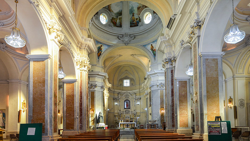 chiesa santa margherita interno